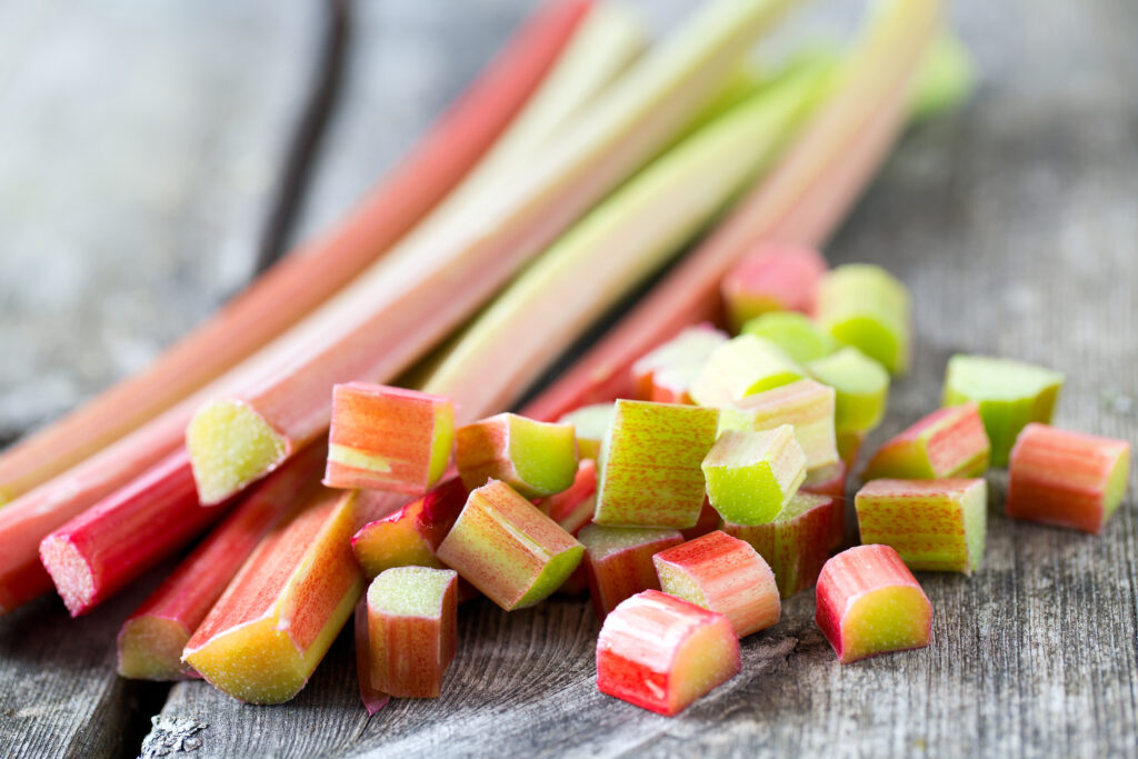 Deep Dish Apple and Rhubarb Pie - Vegetarian Society